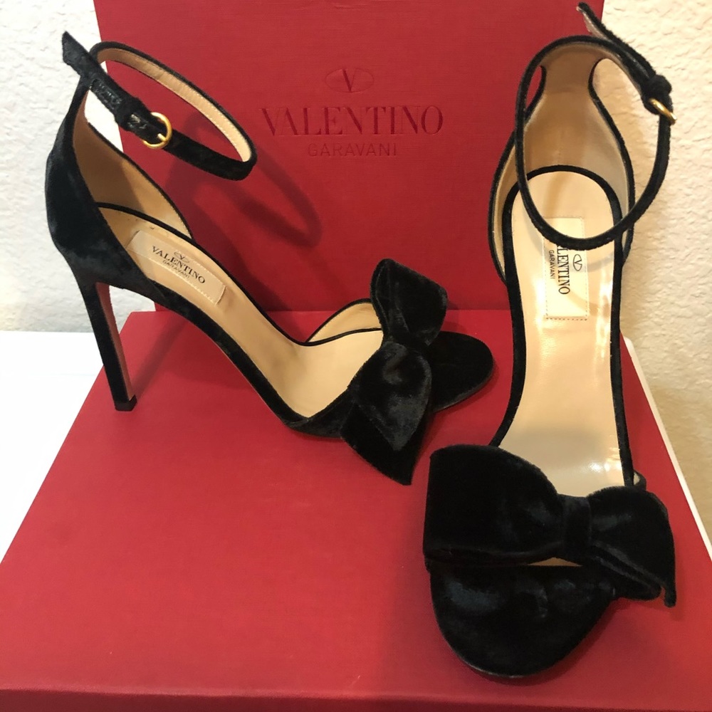 Valentino black velvet stiletto